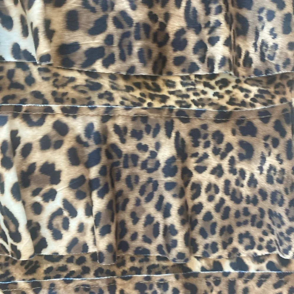 Isle Boutique Animal Print Ruffle Tiers Brown tan Dress size Medium - Picture 4 of 10